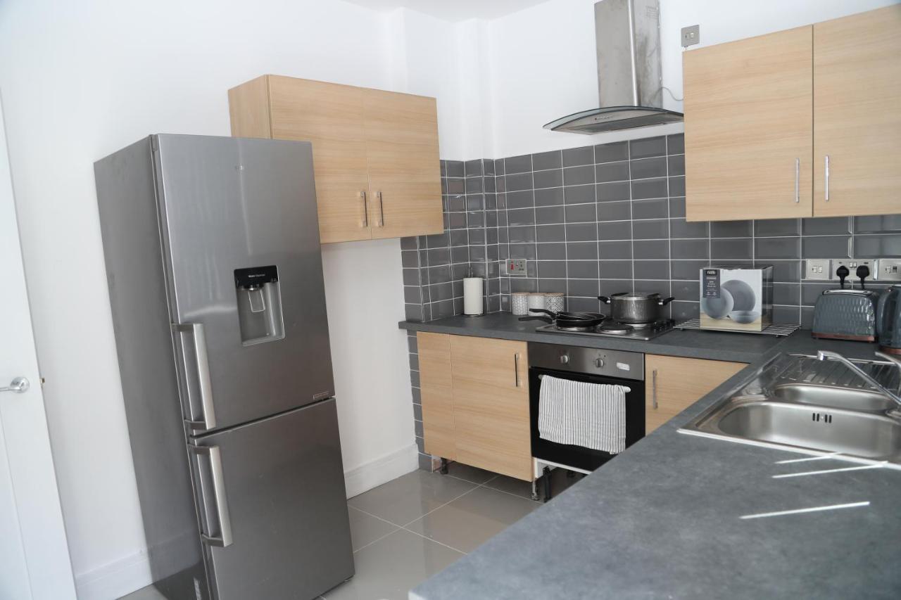 Homely 1-Bed Apartment In Birmingham Buitenkant foto